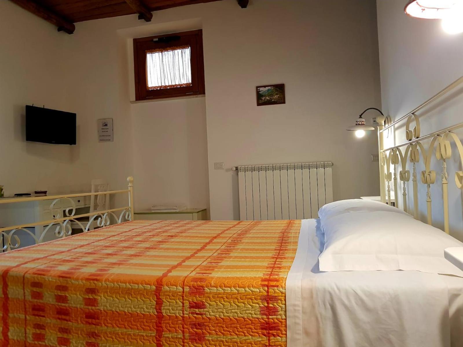 Agriturismo Orrido Di Pino أَجيرولا الغرفة الصورة